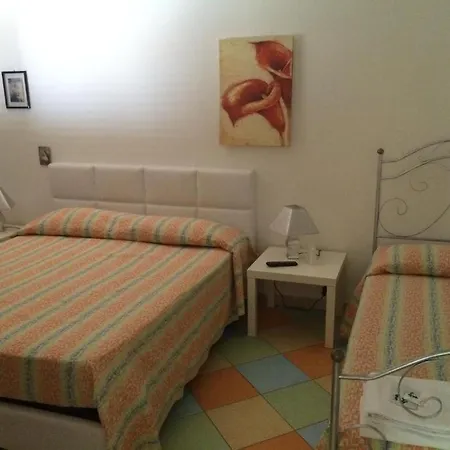 2 Porto Cesareo